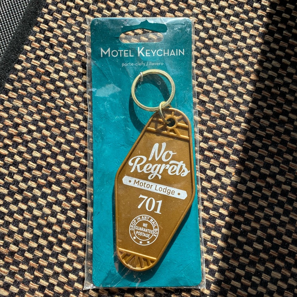 Keychain “No Regrets”